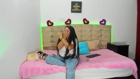 summer_girls01 online show from 10-11-25, 01:49