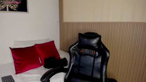 Snapshot of summer_night_ chatting on 04-18-26, 11:58 Summer online show from 04-18-26, 11:58