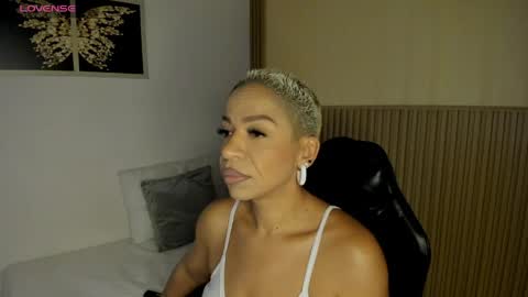 Snapshot of summer_night_ chatting on 05-01-26, 11:48 Summer online show from 05-01-26, 11:48