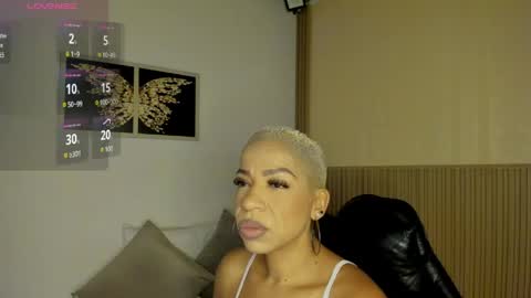 Snapshot of summer_night_ chatting on 05-12-26, 11:51 Summer online show from 05-12-26, 11:51