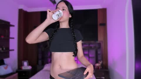 Snapshot of summer_rouge chatting on 11-04-25, 11:31 Summer Rouge online show from 11-04-25, 11:31