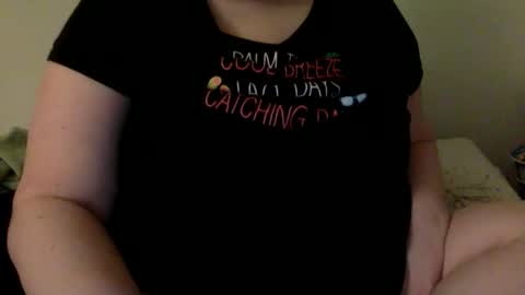 Snapshot of summerdawn2222 chatting on 10-15-25, 01:17 summerdawn2222 online show from 10-15-25, 01:17