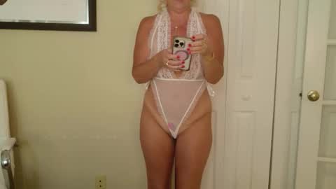 Snapshot of summerishotter chatting on 05-03-26, 09:54 Amber online show from 05-03-26, 09:54