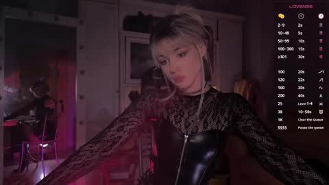 Snapshot of sun_for_you chatting on 04-25-26, 07:33 Miss Nelly online show from 04-25-26, 07:33