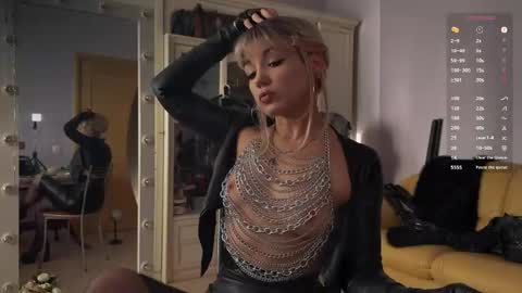 Snapshot of sun_for_you chatting on 05-07-26, 04:23 Miss Nelly online show from 05-07-26, 04:23