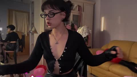 Snapshot of sun_for_you chatting on 06-03-26, 05:40 Miss Nelly online show from 06-03-26, 05:40