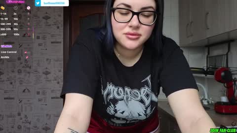 Tina. Im topless model  online show from 02-06-25, 11:54