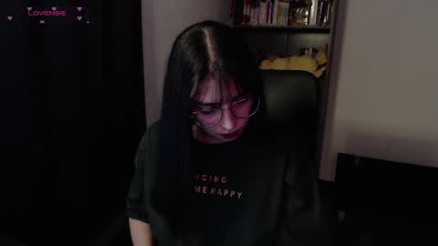 Snapshot of sunflower_uwu chatting on 04-28-26, 12:09 violetta online show from 04-28-26, 12:09