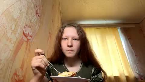 Snapshot of sungpiggott chatting on 07-15-26, 12:21 sungpiggott online show from 07-15-26, 12:21