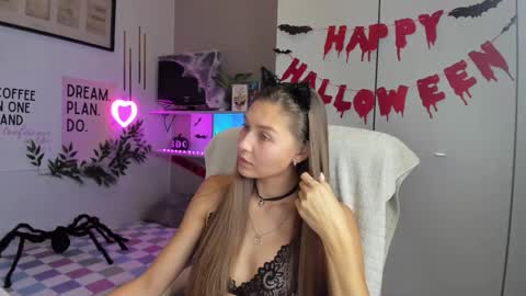 Snapshot of sunlightsofia chatting on 10-23-25, 08:40 Sofia online show from 10-23-25, 08:40