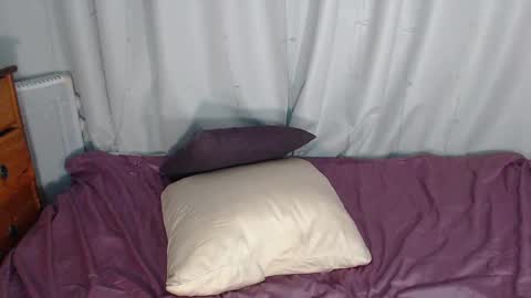 Snapshot of sunloveandwe chatting on 02-22-25, 01:24 Mistress Eve online show from 02-22-25, 01:24