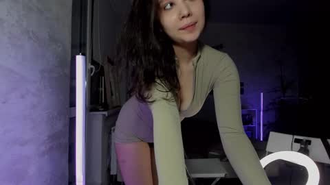 Snapshot of sunlovedamily chatting on 01-25-25, 08:10 Amy online show from 01-25-25, 08:10