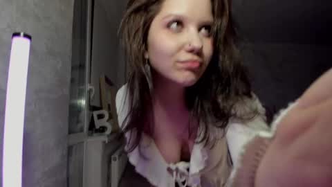 Snapshot of sunlovedamily chatting on 02-16-25, 04:21 Amy online show from 02-16-25, 04:21