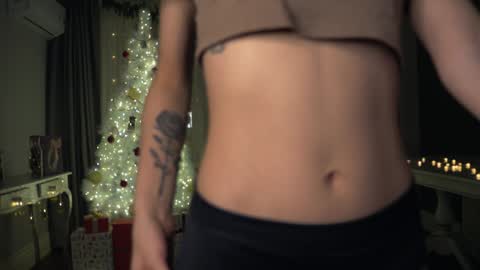 Snapshot of sunnblissett chatting on 12-19-24, 06:01 Kate online show from 12-19-24, 06:01