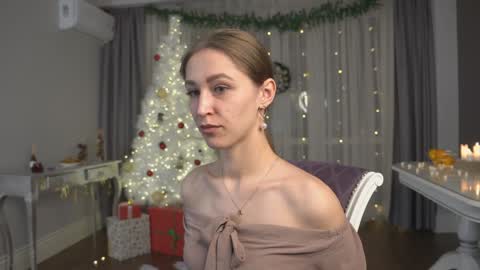 Snapshot of sunnblissett chatting on 12-27-24, 03:26 Kate online show from 12-27-24, 03:26