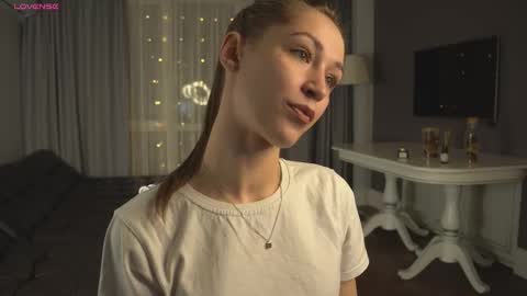 Snapshot of sunnblissett chatting on 02-10-25, 02:48 Kate online show from 02-10-25, 02:48