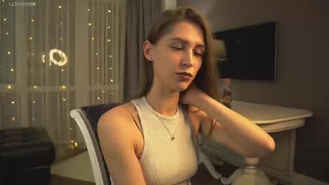 Snapshot of sunnblissett chatting on 02-12-25, 03:16 Kate online show from 02-12-25, 03:16