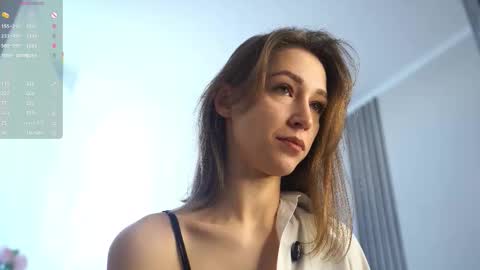 Snapshot of sunnblissett chatting on 09-12-25, 04:23 Kate online show from 09-12-25, 04:23