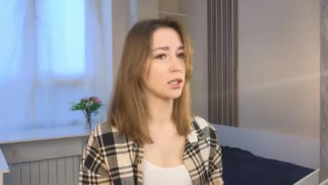 Snapshot of sunnblissett chatting on 10-14-25, 03:07 Kate online show from 10-14-25, 03:07