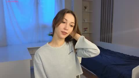 Snapshot of sunnblissett chatting on 10-31-25, 03:29 Kate online show from 10-31-25, 03:29