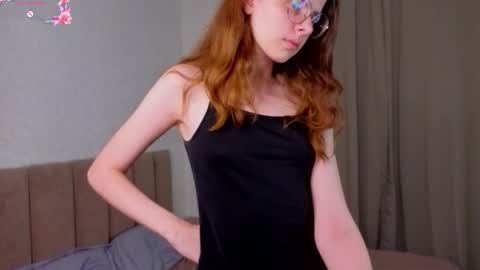 Snapshot of sunnfay chatting on 09-08-25, 03:22 Becky online show from 09-08-25, 03:22