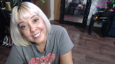 Sunni Knight online show from 09-19-25, 12:12