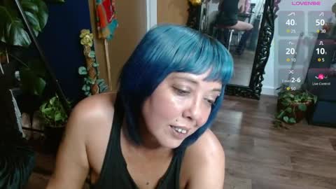 Snapshot of sunni_hottie chatting on 05-21-26, 01:12 Sunni Knight online show from 05-21-26, 01:12