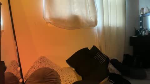 Snapshot of sunnisoles99 chatting on 03-18-26, 03:37 Sunni online show from 03-18-26, 03:37