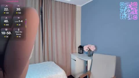 Kiki online show from 03-18-26, 01:20