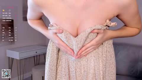 Snapshot of sunnmoonn chatting on 02-28-25, 02:20 Lily online show from 02-28-25, 02:20