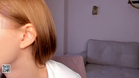 Snapshot of sunnmoonn chatting on 03-06-25, 04:38 Lily online show from 03-06-25, 04:38