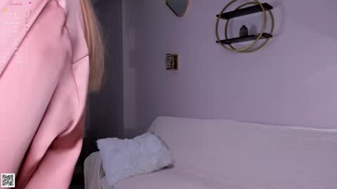 Snapshot of sunnmoonn chatting on 09-13-25, 01:55 Lily online show from 09-13-25, 01:55