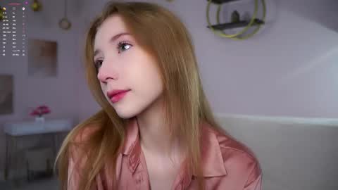 Snapshot of sunnmoonn chatting on 09-25-25, 01:37 Lily online show from 09-25-25, 01:37