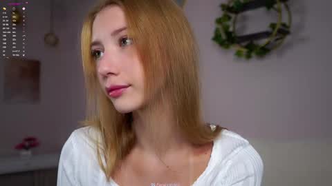 Snapshot of sunnmoonn chatting on 10-18-25, 01:34 Lily online show from 10-18-25, 01:34