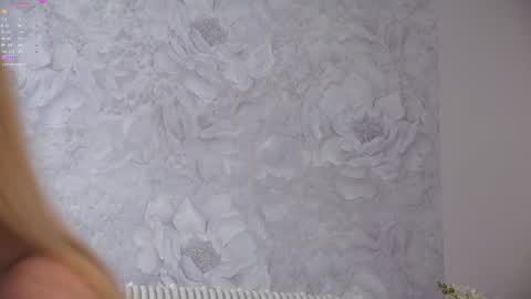 Lily online show from 05-10-26, 02:33
