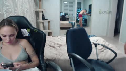 Snapshot of sunny1girl chatting on 12-27-24, 02:22 Alice and Sergey online show from 12-27-24, 02:22