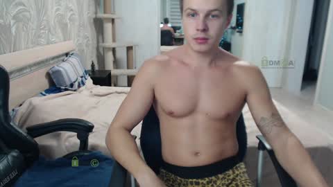 Snapshot of sunny1girl chatting on 12-29-24, 12:45 Alice and Sergey online show from 12-29-24, 12:45