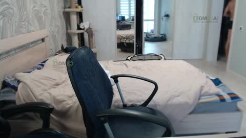 Snapshot of sunny1girl chatting on 01-11-25, 08:11 Alice and Sergey online show from 01-11-25, 08:11