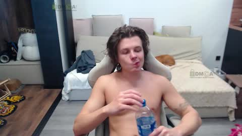 Alice and Sergey online show from 02-22-26, 10:58