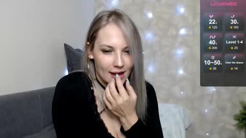 Snapshot of sunny_bunny6 chatting on 12-13-24, 06:38 Naomi online show from 12-13-24, 06:38