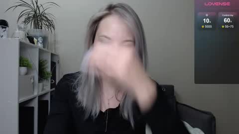 Snapshot of sunny_bunny6 chatting on 12-16-24, 04:05 Naomi online show from 12-16-24, 04:05