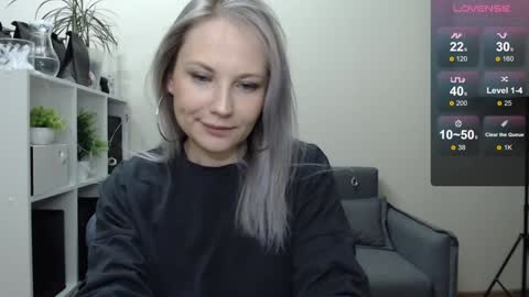 Snapshot of sunny_bunny6 chatting on 12-22-24, 07:10 Naomi online show from 12-22-24, 07:10
