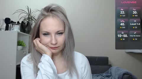 Snapshot of sunny_bunny6 chatting on 12-31-24, 03:01 Naomi online show from 12-31-24, 03:01