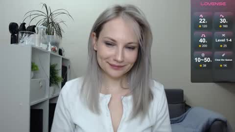 Snapshot of sunny_bunny6 chatting on 01-07-25, 11:45 Naomi online show from 01-07-25, 11:45