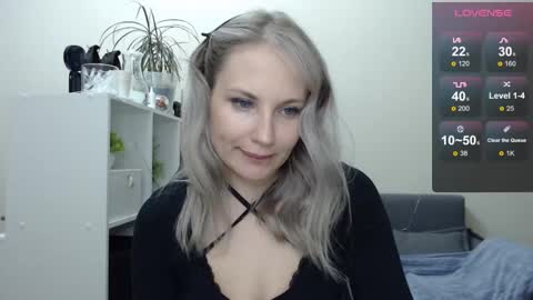 Snapshot of sunny_bunny6 chatting on 01-11-25, 12:50 Naomi online show from 01-11-25, 12:50