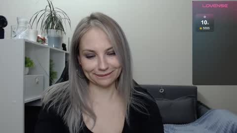 Snapshot of sunny_bunny6 chatting on 01-21-25, 12:46 Naomi online show from 01-21-25, 12:46