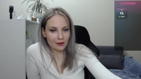 Snapshot of sunny_bunny6 chatting on 02-02-25, 02:48 Naomi online show from 02-02-25, 02:48