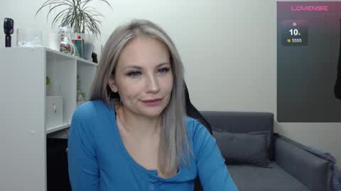 Snapshot of sunny_bunny6 chatting on 02-10-25, 03:32 Naomi online show from 02-10-25, 03:32