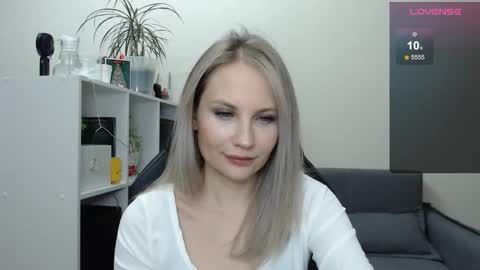 Snapshot of sunny_bunny6 chatting on 02-11-25, 03:29 Naomi online show from 02-11-25, 03:29