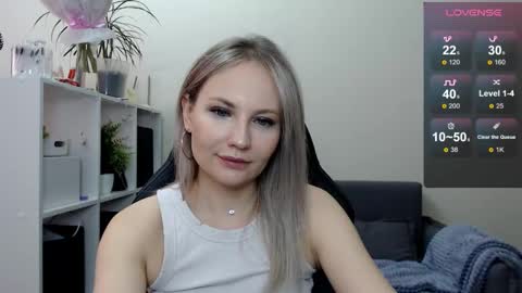 Snapshot of sunny_bunny6 chatting on 03-12-25, 05:57 Naomi online show from 03-12-25, 05:57